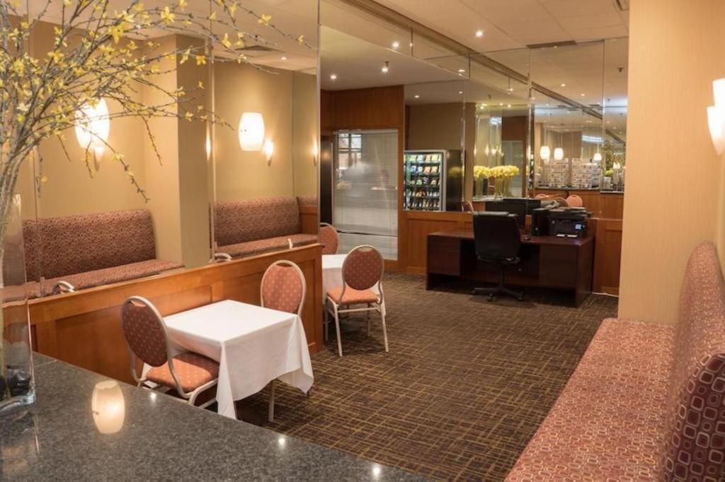The Roehampton Hotel Τορόντο Εξωτερικό φωτογραφία